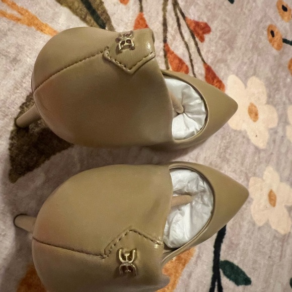 NEW w/ box Sam Edelman Tan Women's Pumps - Picture 4 of 12